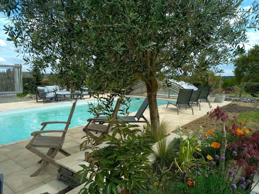 Maison/Villa avec piscine privée Gîte Brain d'eau La Chapelle-de-Brain Exterior foto
